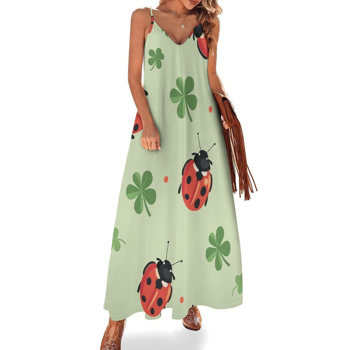 Robe maxi femme à motif coccinelles et herbe, longue et fluide, idéale pour l'été, les occasions formelles et les mariages.